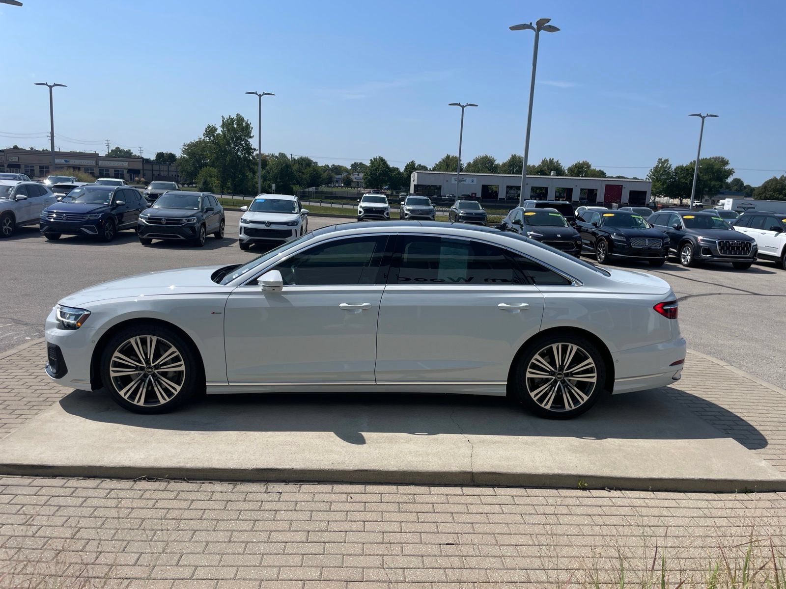 Used 2023 Audi A8 L 3.0T AWD/4WD image 8