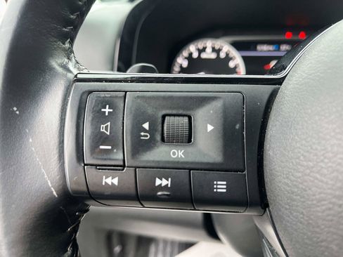 Certified 2023 Nissan Pathfinder SV image 29