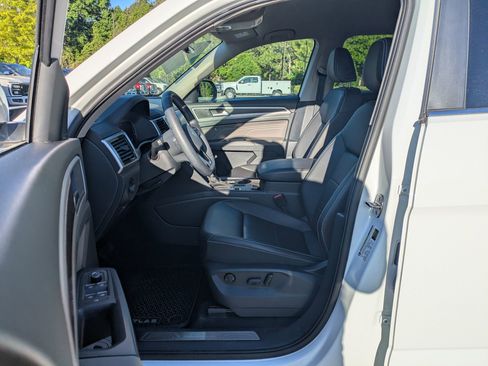 Used 2023 Volkswagen Atlas SE image 12