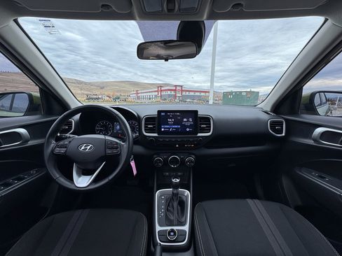 Used 2022 Hyundai Venue SEL w/ Cargo Package image 25