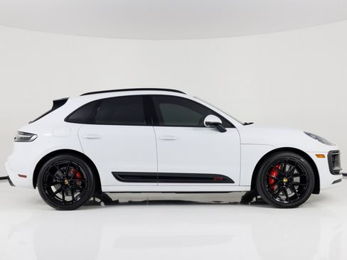 Used 2022 Porsche Macan GTS AWD/4WD image 2