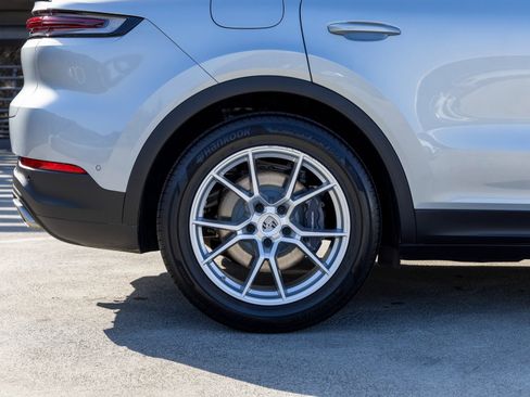 Certified 2025 Porsche Cayenne Coupe image 14