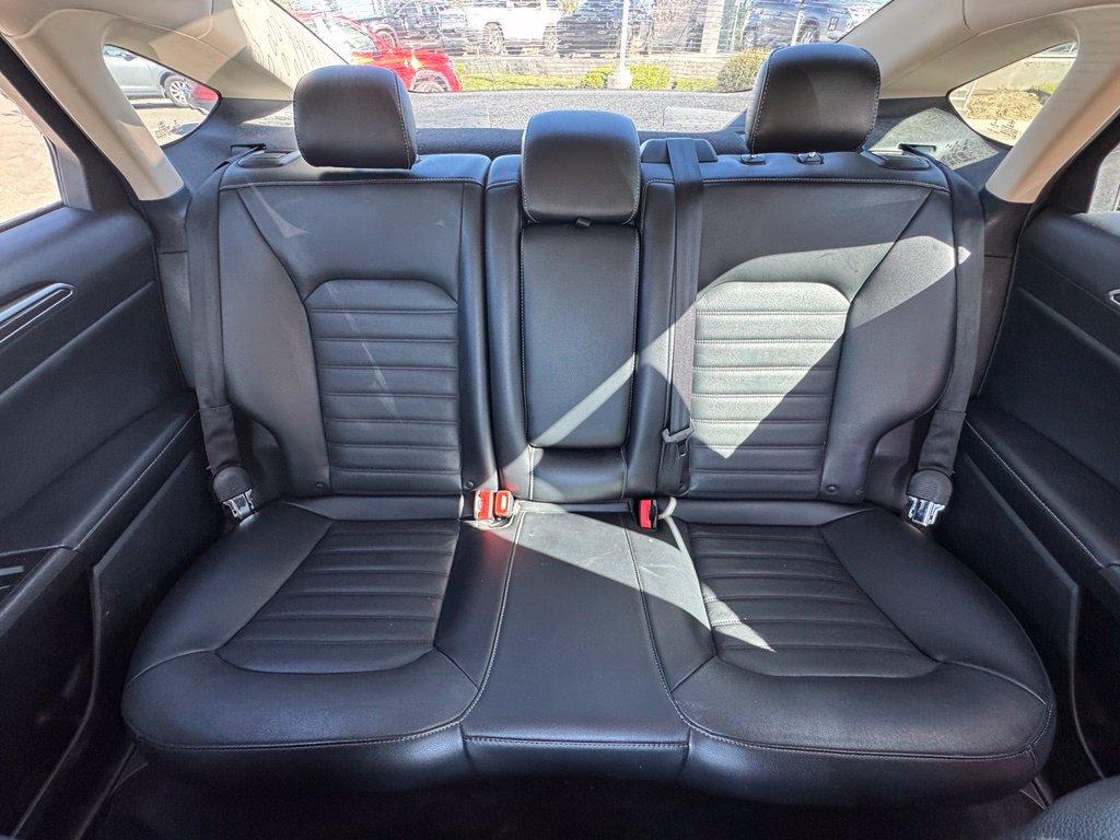 Used 2017 Ford Fusion SE w/ Fusion SE Technology Package FWD image 20