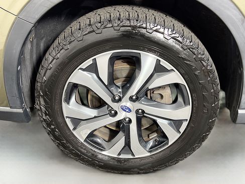 Used 2020 Subaru Outback Limited XT AWD/4WD image 28