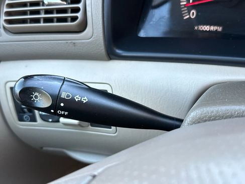 Used 2005 Toyota Corolla S image 25