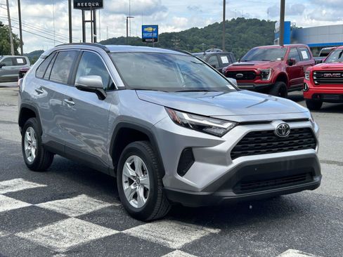 Used 2025 Toyota RAV4 XLE FWD image 1