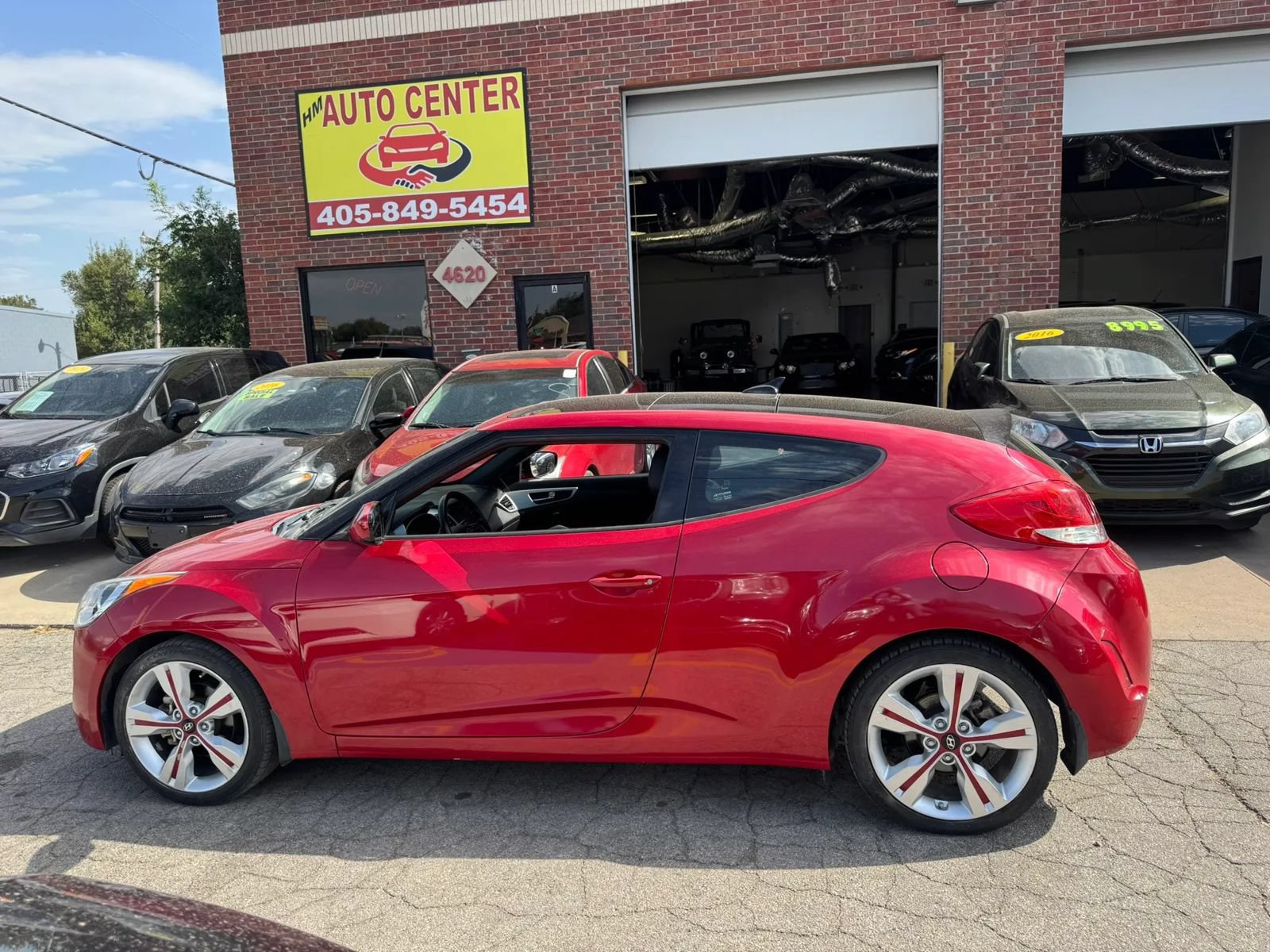Used 2016 Hyundai Veloster w/ Option Group 02 FWD image 2