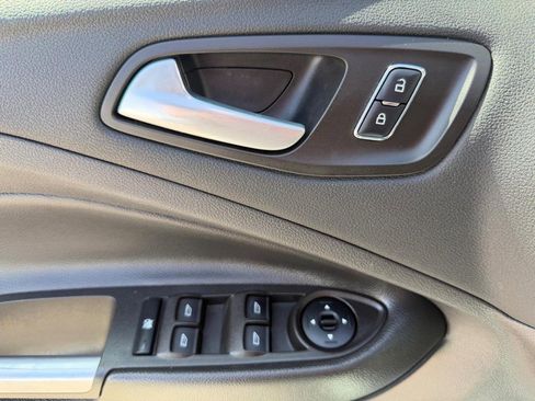 Used 2016 Ford Escape SE image 32