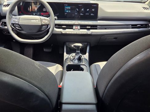 Used 2025 Kia K4 FWD image 8