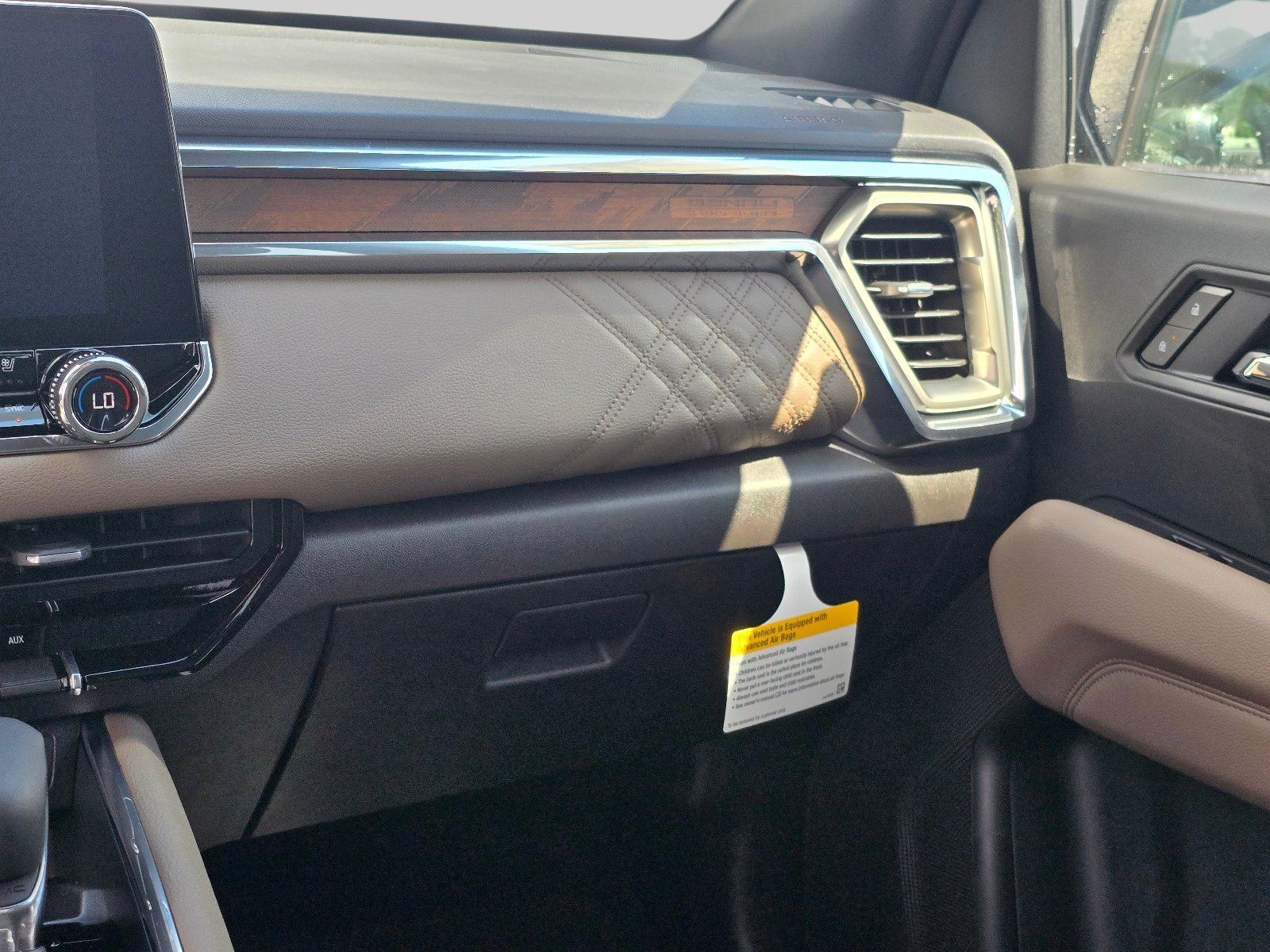 New 2026 GMC Canyon Denali AWD/4WD image 18