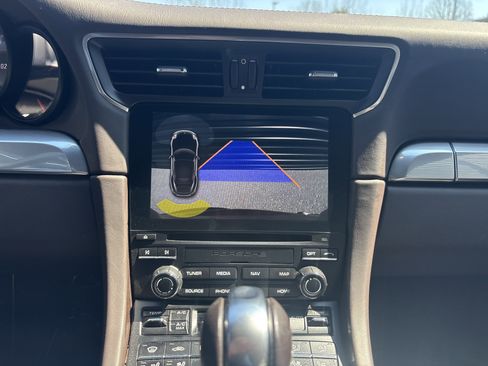 Used 2017 Porsche 911 Carrera image 19