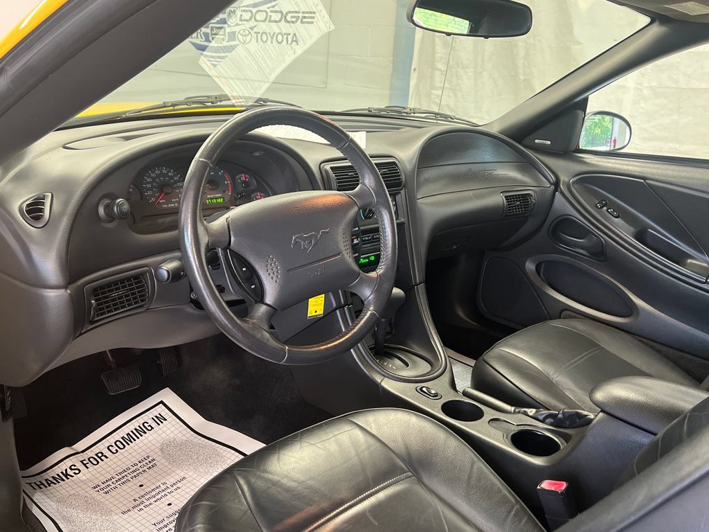 Used 2004 Ford Mustang Convertible RWD image 22