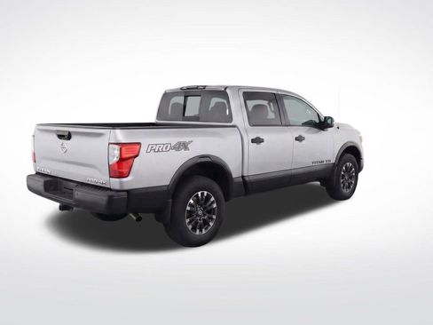 Used 2018 Nissan Titan PRO-4X image 2