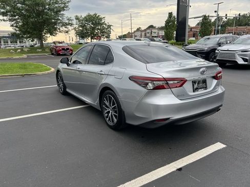 Used 2024 Toyota Camry XLE FWD image 5