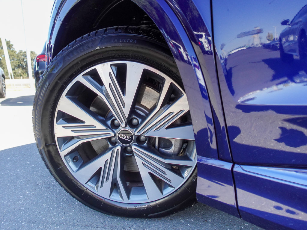 Used 2023 Audi Q4 e-tron Premium Plus w/ Premium Plus RWD image 8