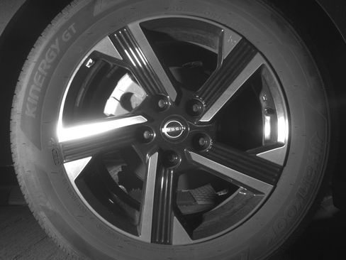 Used 2025 Nissan Sentra SV FWD image 15