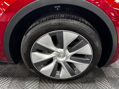 Used 2024 Tesla Model Y Long Range image 18