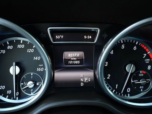 Used 2015 Mercedes-Benz GL 450 4MATIC w/ Driver Assistance Package image 30