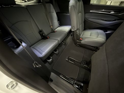 Used 2024 Buick Enclave Premium image 26