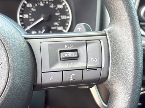 Used 2023 Nissan Rogue S image 19