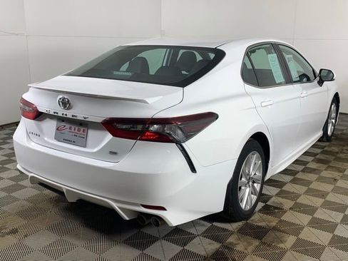 Used 2023 Toyota Camry SE image 6