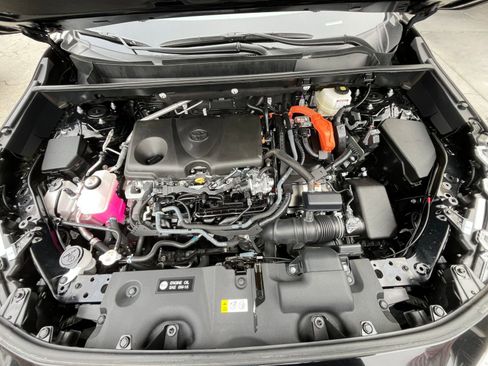 Used 2025 Toyota RAV4 LE image 31