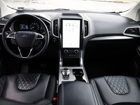 Used 2024 Ford Edge Titanium image 26