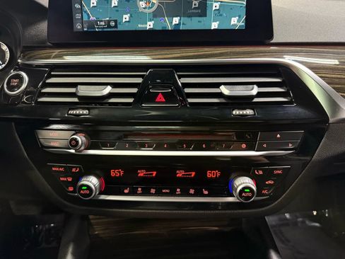 Used 2018 BMW 530e xDrive image 19