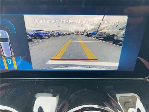 Used 2026 Mercedes-Benz GLB 250 4MATIC image 13