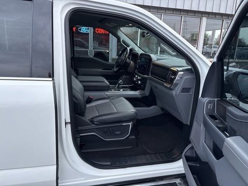 Used 2023 Ford F150 Lariat w/ Trailer Tow Package image 6