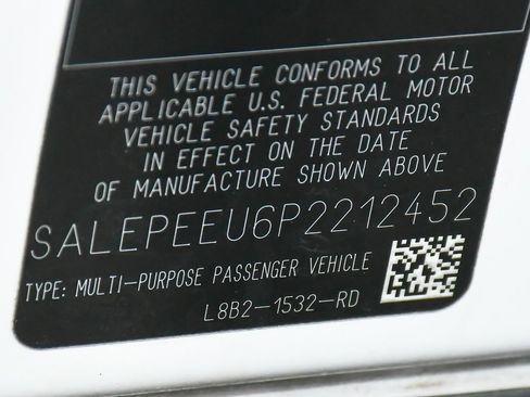 Used 2023 Land Rover Defender 110 SE AWD/4WD image 17
