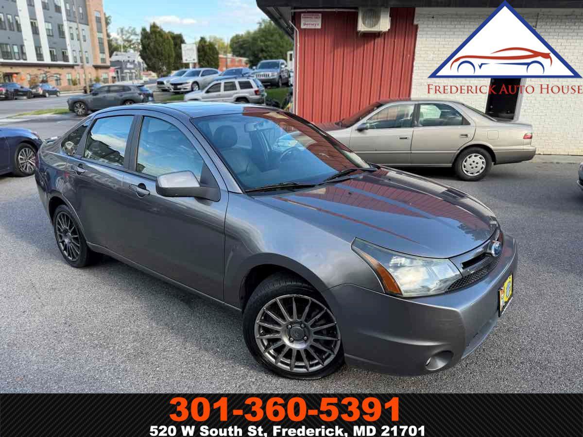 Used 2010 Ford Focus SES FWD image 1