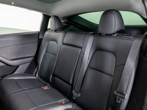 Used 2024 Tesla Model Y Long Range image 18