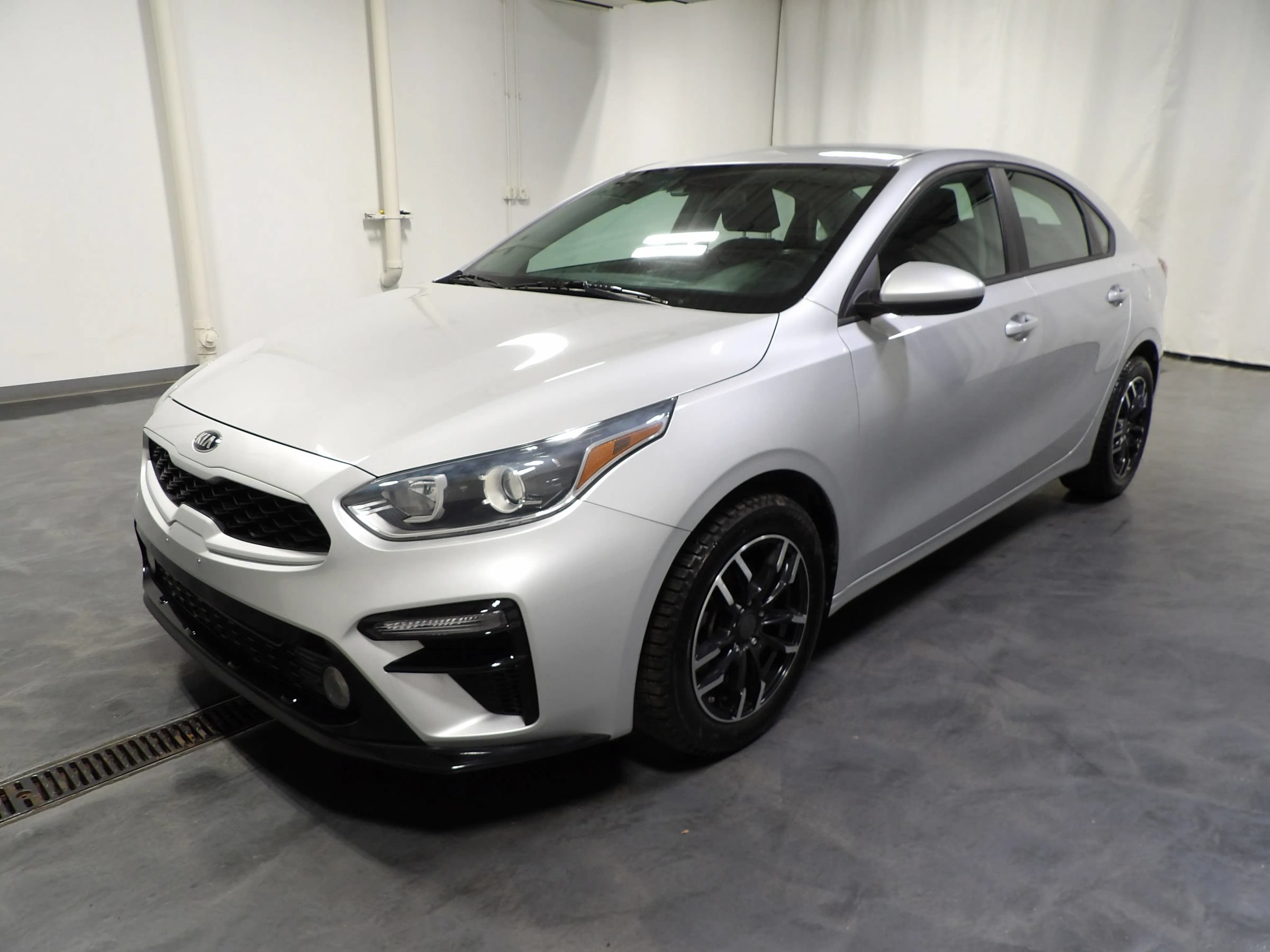 Used 2021 Kia Forte LXS FWD image 3