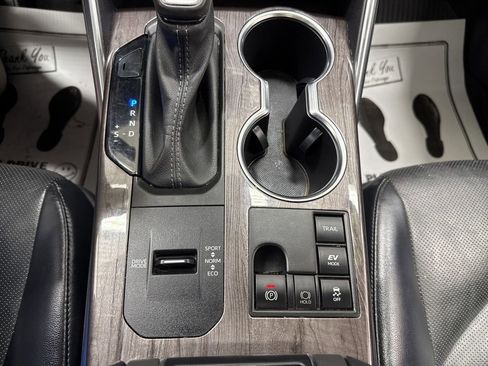 Used 2023 Toyota Highlander Limited image 36