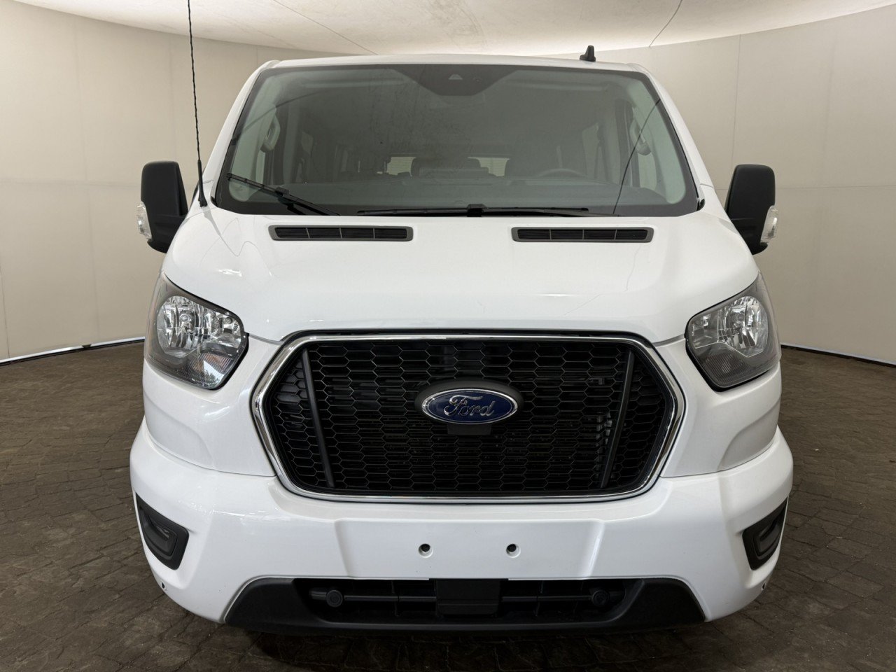 Used 2024 Ford Transit 350 XLT RWD image 2