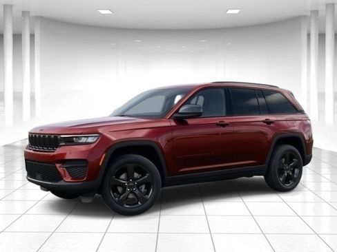New 2025 Jeep Grand Cherokee Altitude image 2