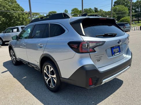 Used 2022 Subaru Outback Limited AWD/4WD image 5