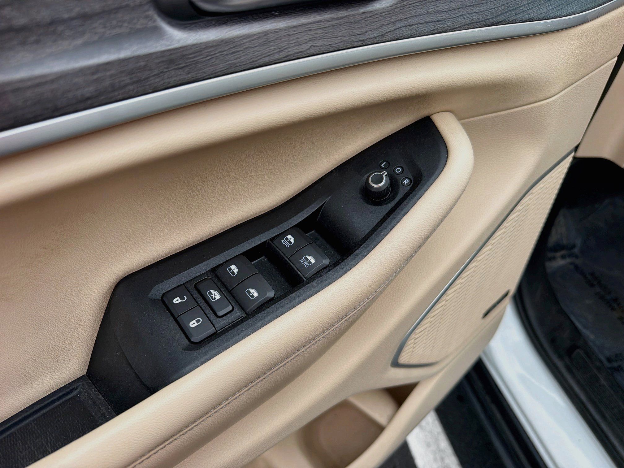 Used 2021 Jeep Grand Cherokee L Limited AWD/4WD image 15