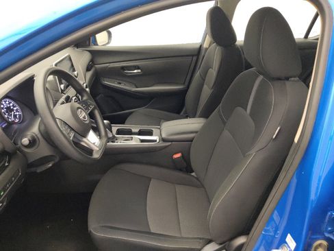 Used 2025 Nissan Sentra SV FWD image 17
