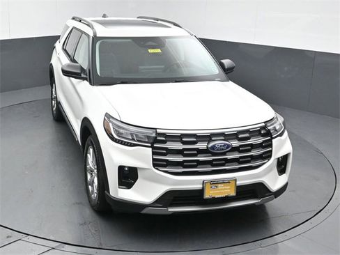 Certified 2025 Ford Explorer Active w/ Active Comfort Package image 52