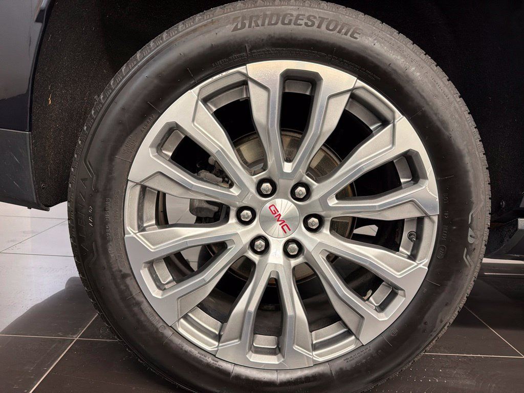 Used 2021 GMC Yukon Denali w/ Denali Premium Package AWD/4WD image 7