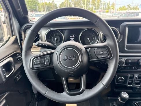 Used 2023 Jeep Wrangler Unlimited AWD/4WD image 22