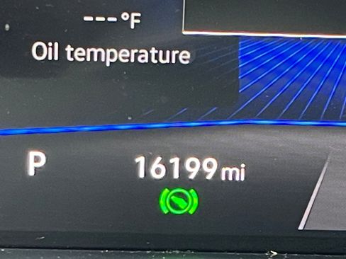 Used 2025 Volkswagen Taos SE image 40