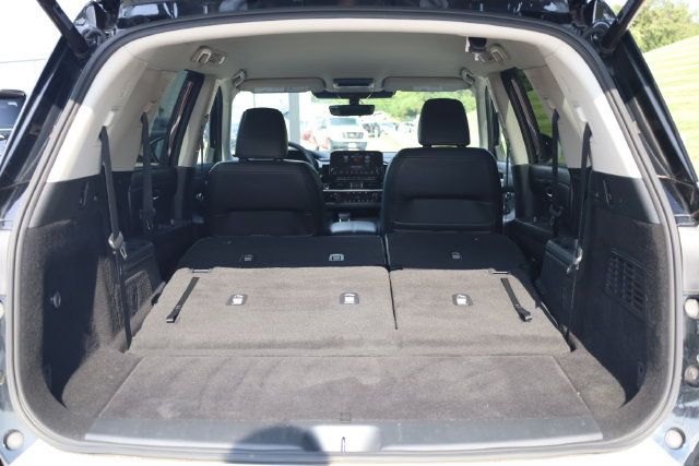 Used 2024 Nissan Pathfinder SL AWD/4WD image 32