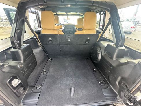 Used 2018 Jeep Wrangler Unlimited Rubicon AWD/4WD image 18