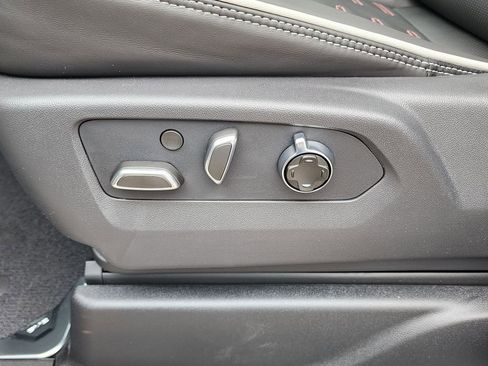 New 2026 GMC Yukon AT4 Ultimate AWD/4WD image 18