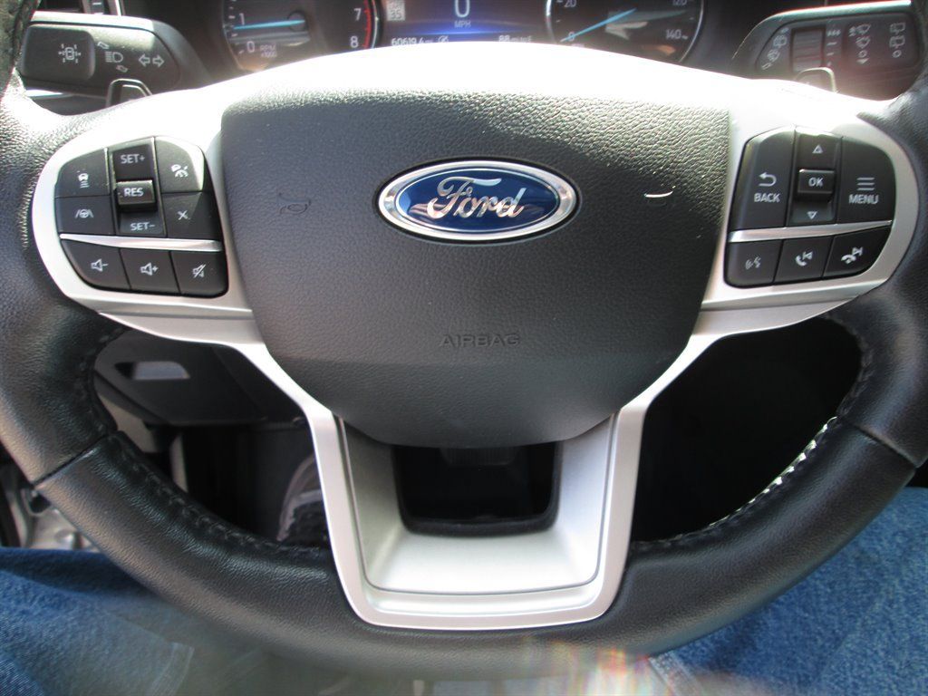 Used 2020 Ford Explorer XLT w/ Equipment Group 202A AWD/4WD image 23