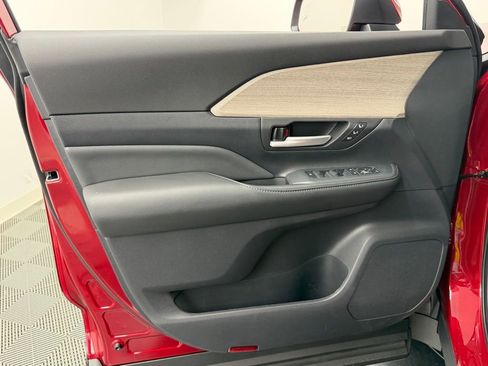 New 2026 Toyota Grand Highlander AWD image 17