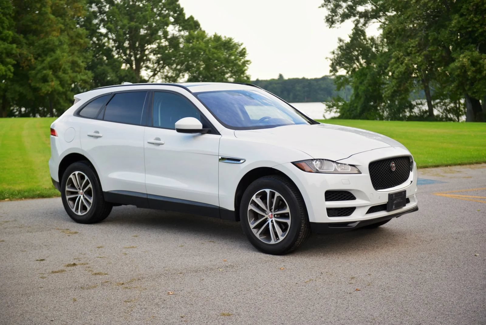 Used 2018 Jaguar F-PACE Premium AWD/4WD image 14